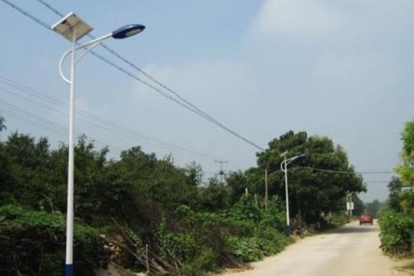 6米太阳能路灯的价格一般多少钱一盏