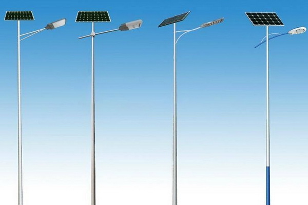 8米太阳能路灯批发通常多少钱一根