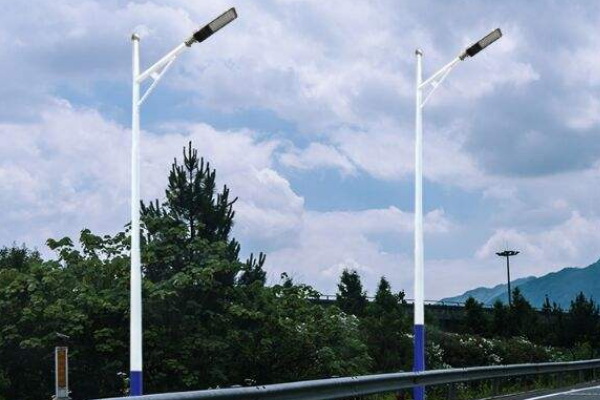 杆式太阳能路灯价格全套报价一套多少钱