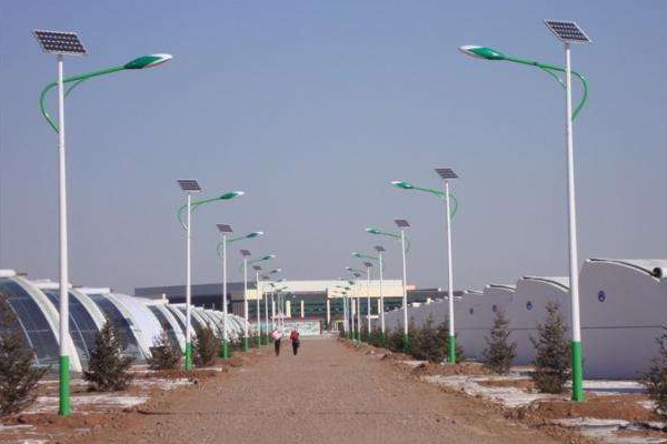 6米路灯太阳能价格多少钱一盏