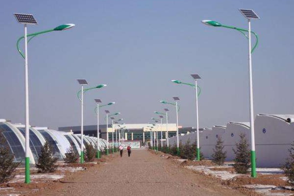太阳能路灯6米高的价格一般多少钱一盏